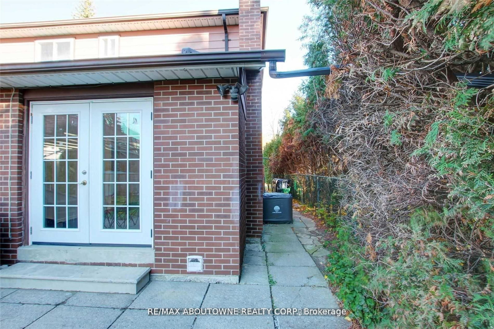 Lower-14 Angus Drive, Toronto, ON, photo 4