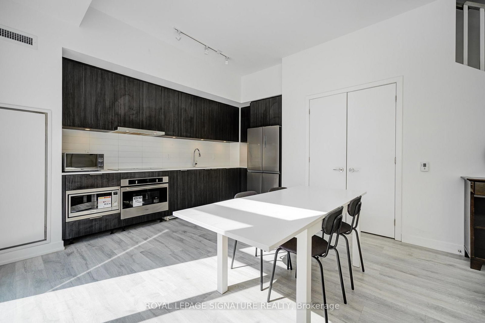 12 Olympic Garden Drive, Toronto, ON, photo 2
