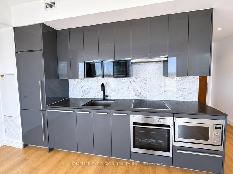 712 - 115 Mcmahon Drive