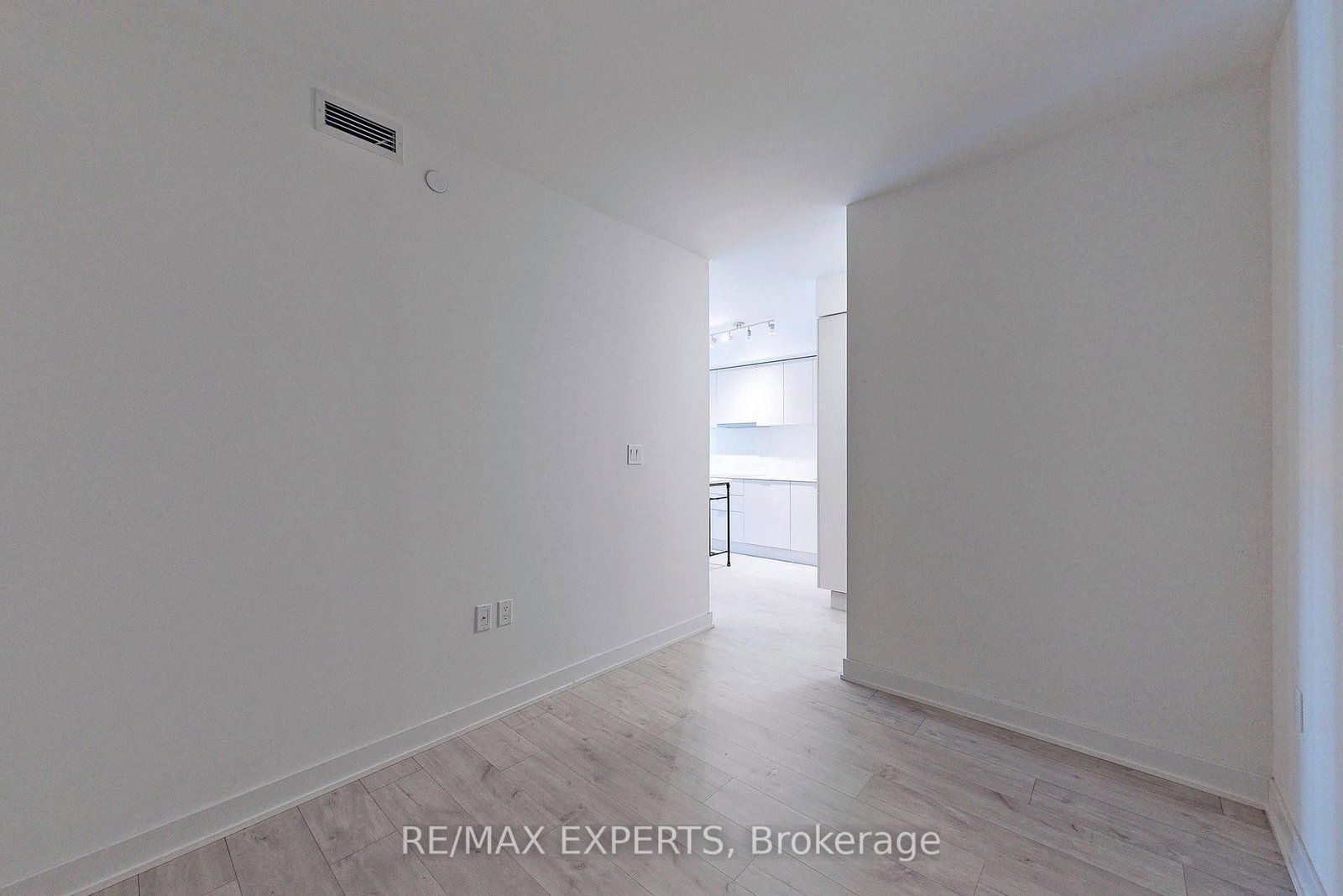 27 Bathurst Street • #1114 • Toronto, ON photo 26