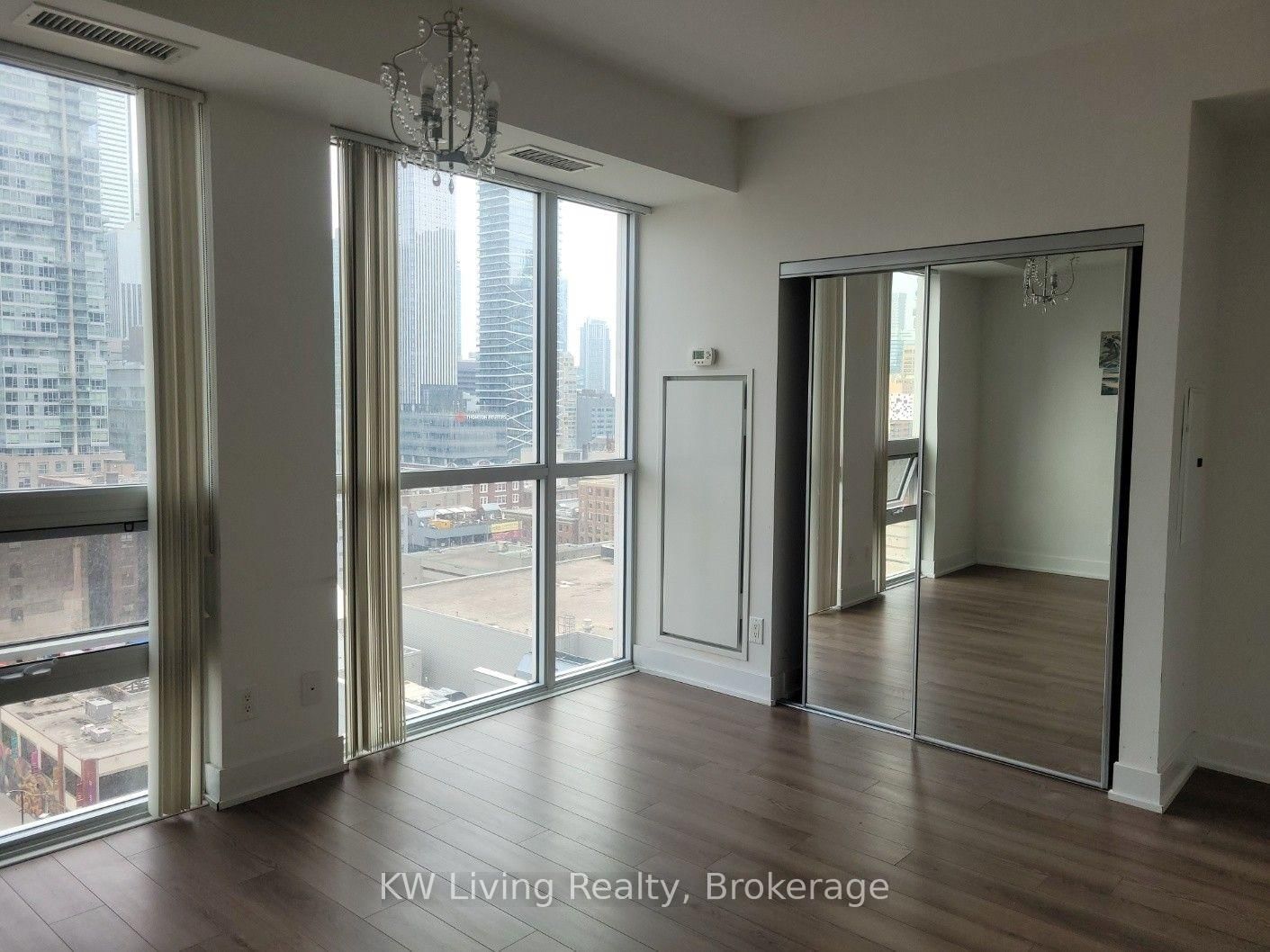 1405-318 Richmond Street, Toronto, ON
