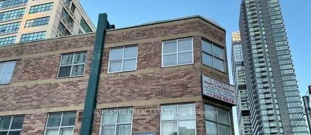 202 - 126 Dundas Street