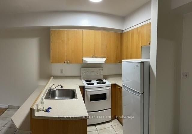 202-126 Dundas Street, Toronto, ON, photo 2