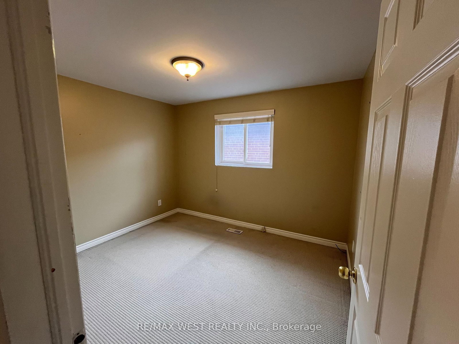 568 Dufferin Street • Toronto, ON photo 11