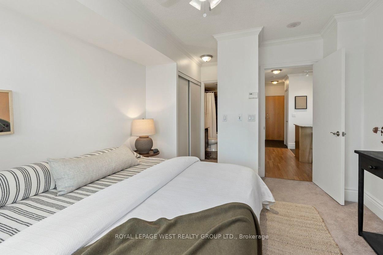 8 Scollard Street • #802 • Toronto, ON photo 28