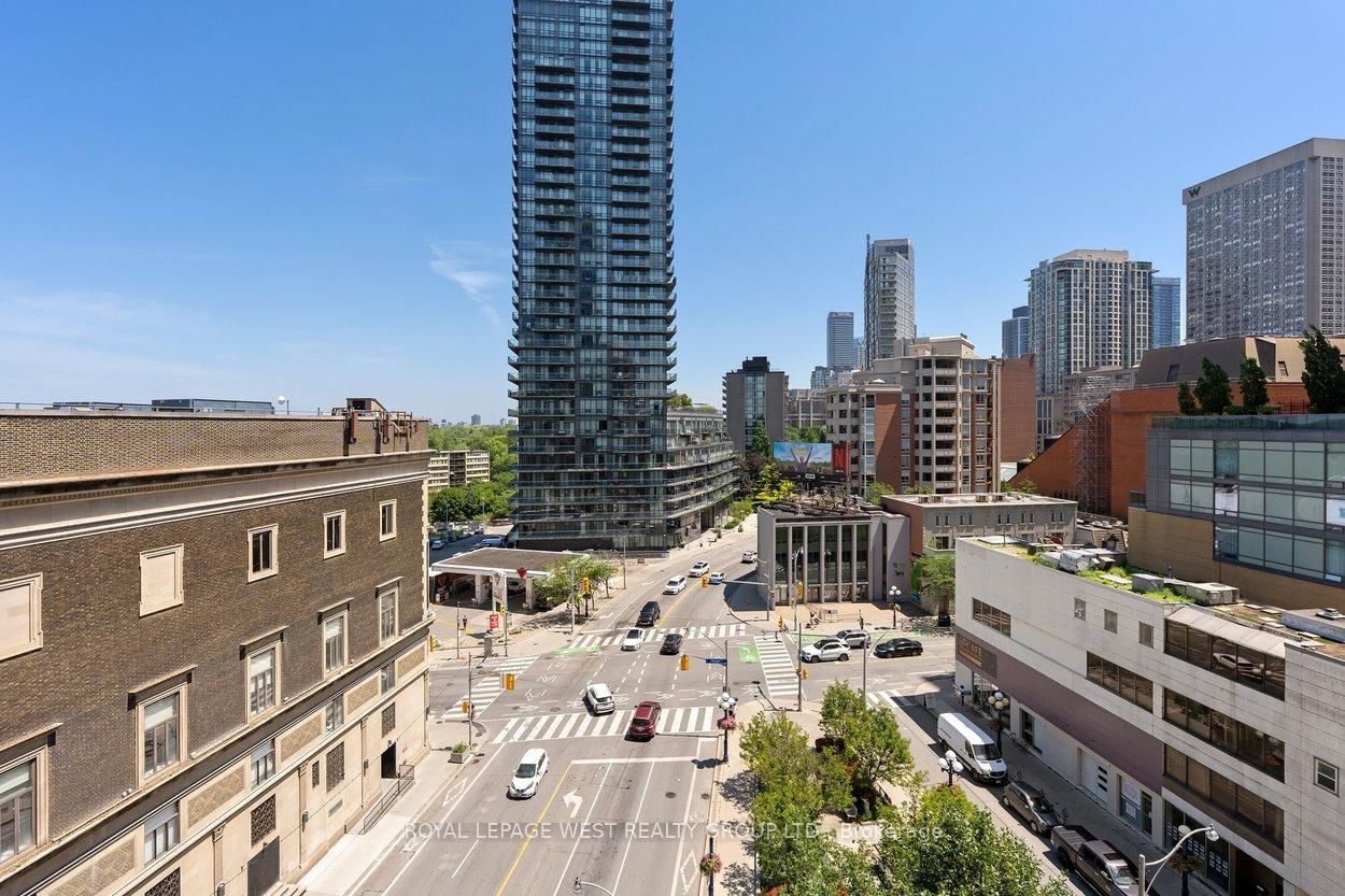 8 Scollard Street • #802 • Toronto, ON photo 37