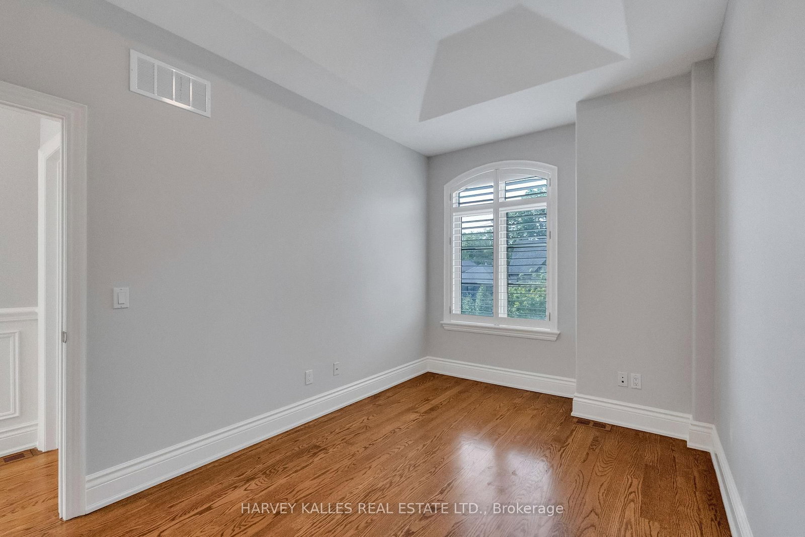 168 Roe Avenue • Toronto, ON photo 37