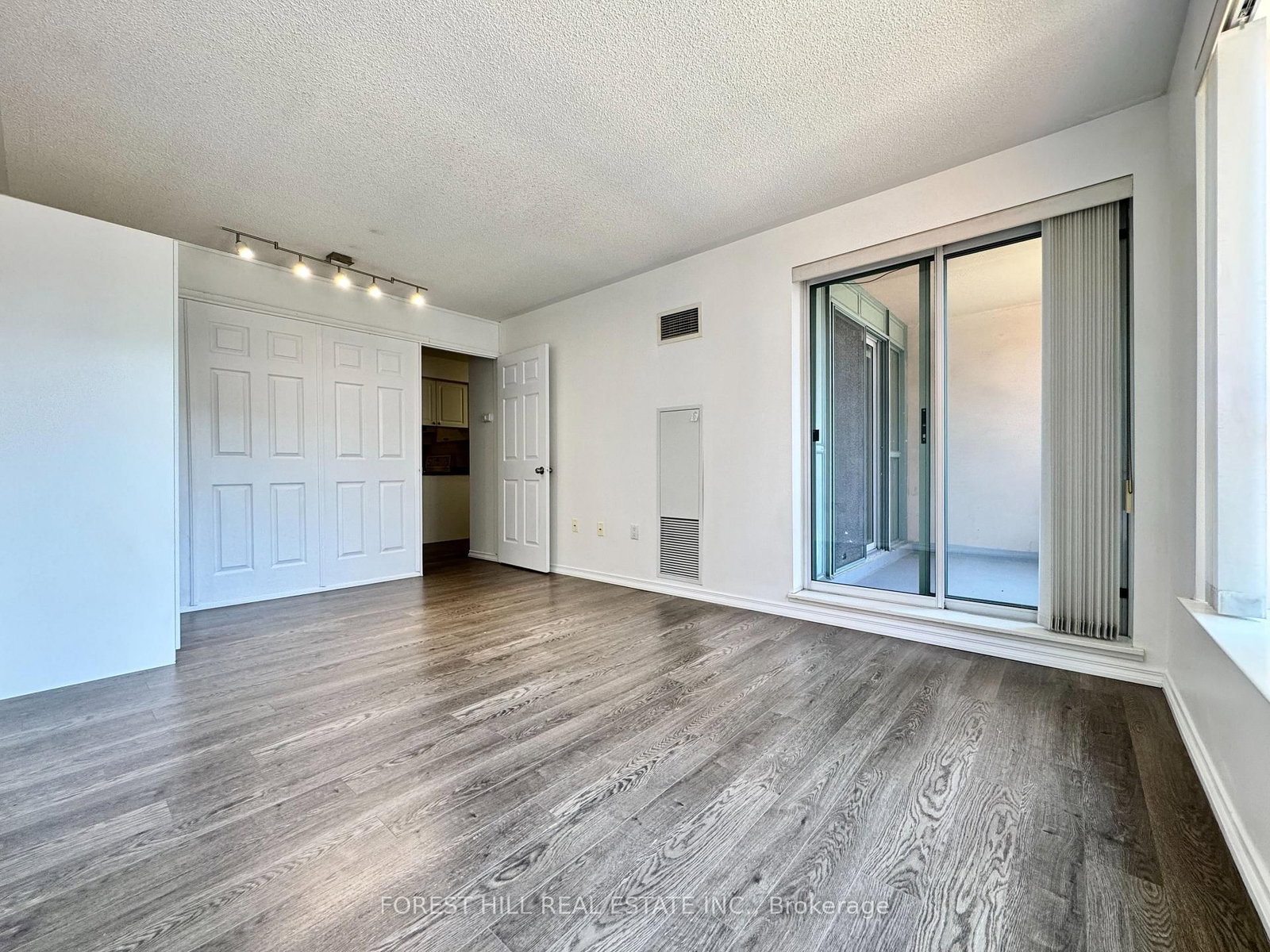 810-889 Bay Street, Toronto, ON, photo 5
