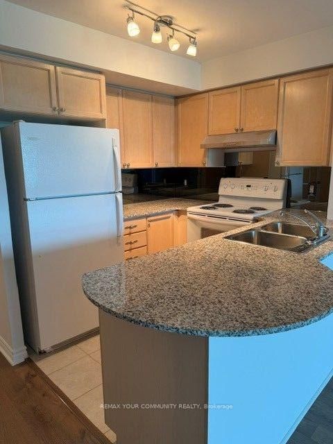 813-17 Barberry Place, Toronto, ON, photo 3