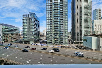 17 N Bathurst Street • #1006 • Toronto, ON
