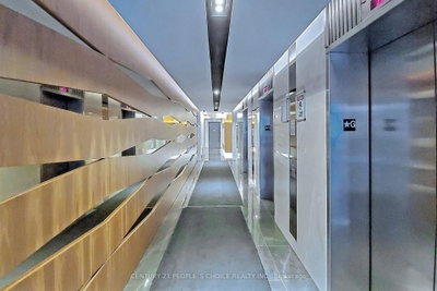 17 N Bathurst Street • #1006 • Toronto, ON