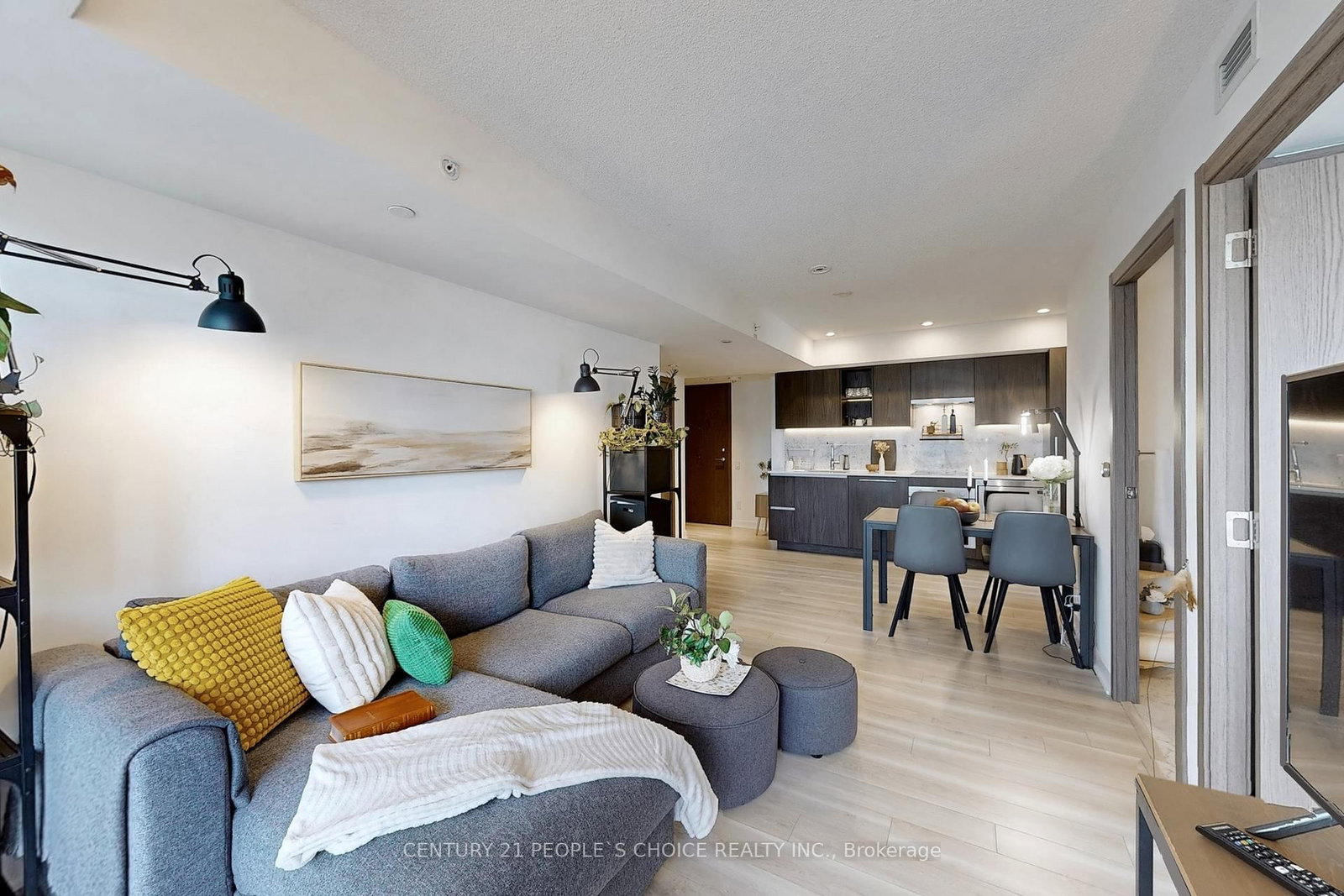 17 N Bathurst Street • #1006 • Toronto, ON photo 8