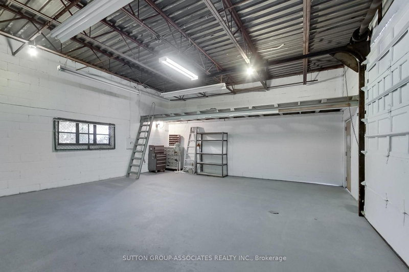 175 Earlsdale Avenue