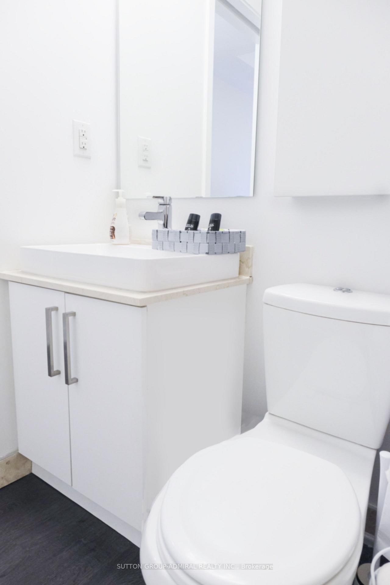 12 York Street • #4908 • Toronto, ON photo 10
