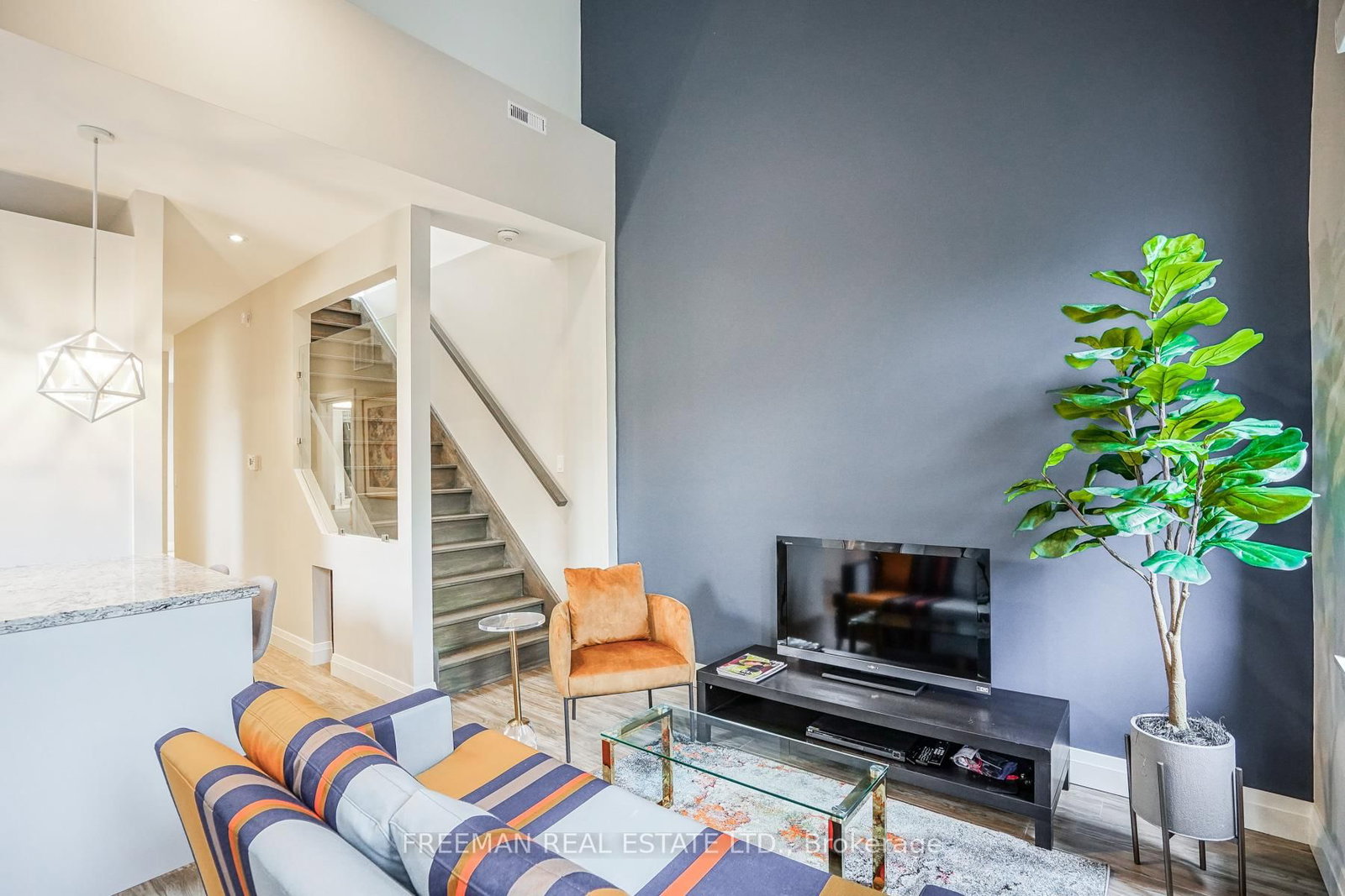 2-50 Russell Street, Toronto, ON, photo 5