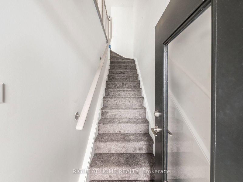 4 - 260 Finch Avenue E