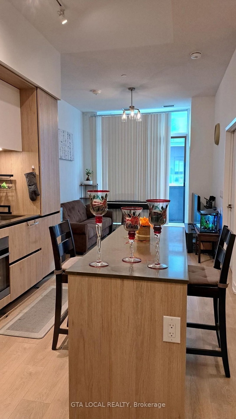 406 - 34 Tubman Avenue