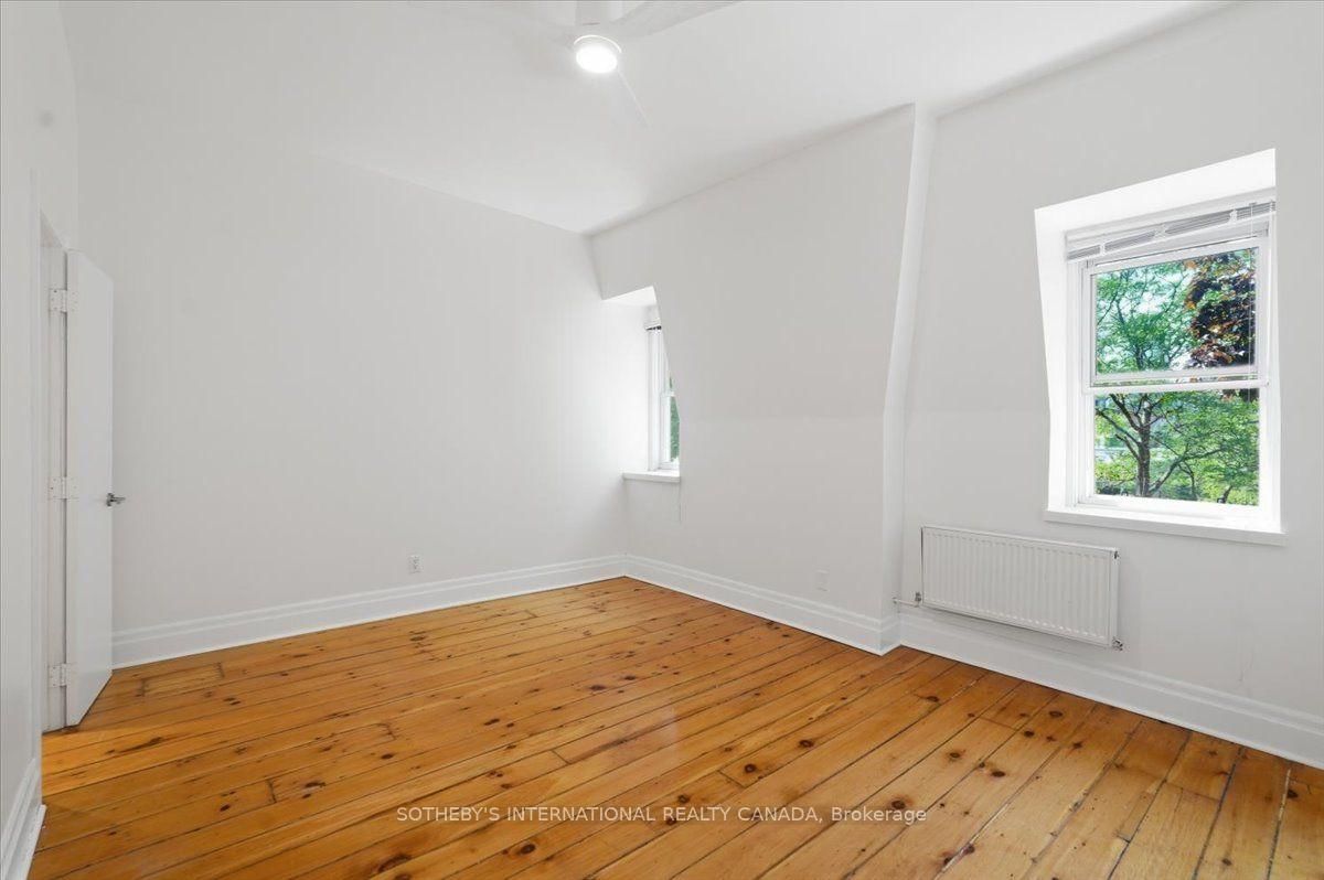 33 Rose Avenue • Toronto, ON photo 23