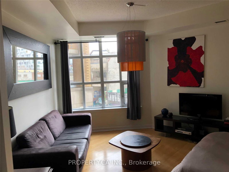 home for lease on 308-438 Richmond Street W