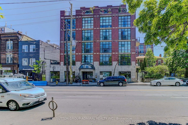 208 - 901 Queen Street W