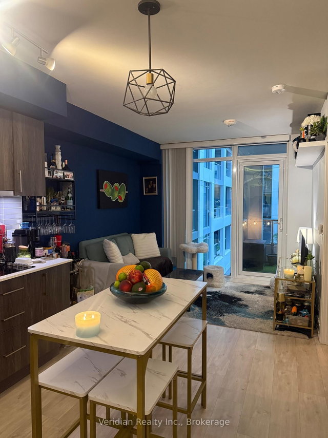 418 - 576 Front Street W