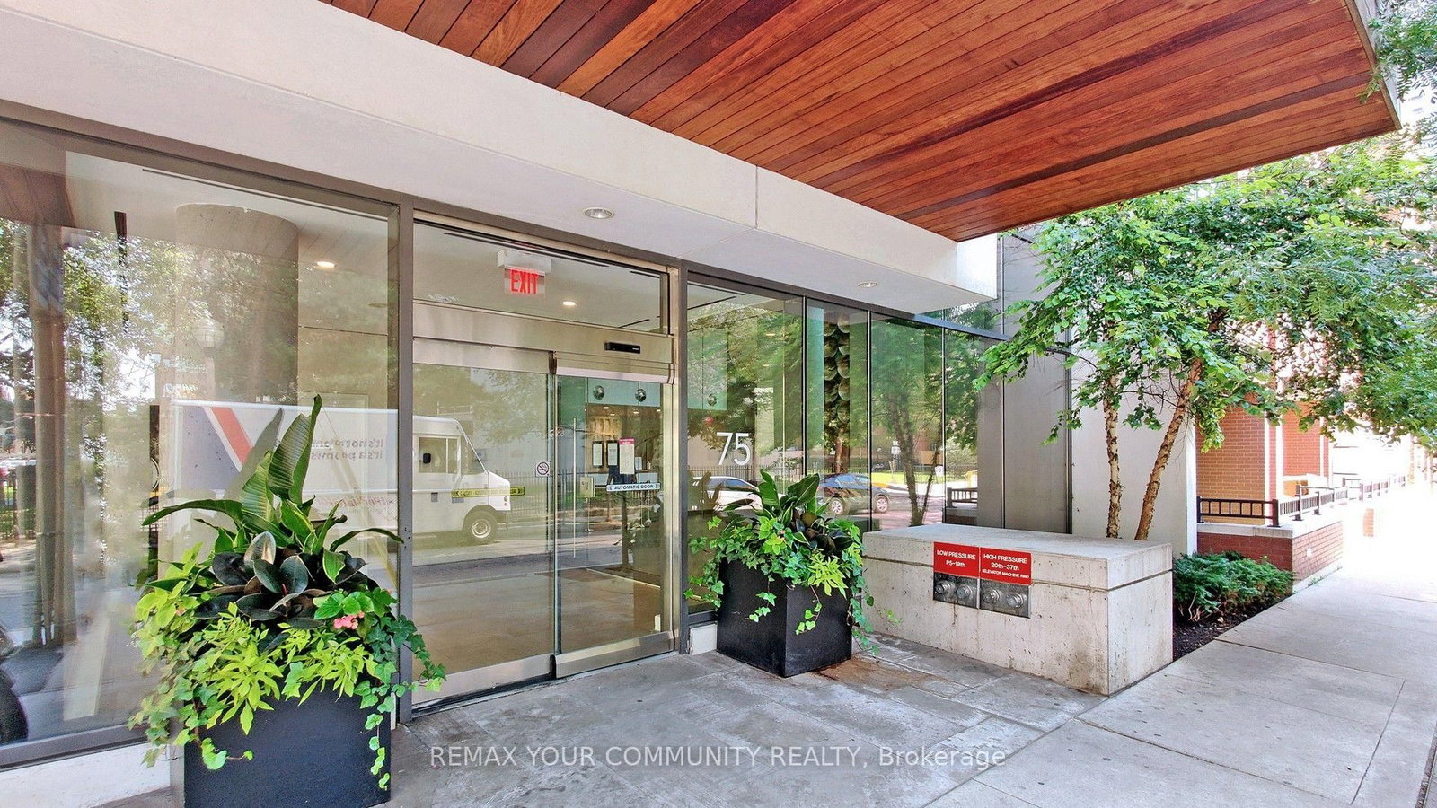 3304-75 St Nicholas Street, Toronto, ON, photo 5