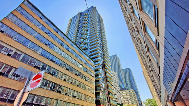 2804 - 75 St Nicholas Street