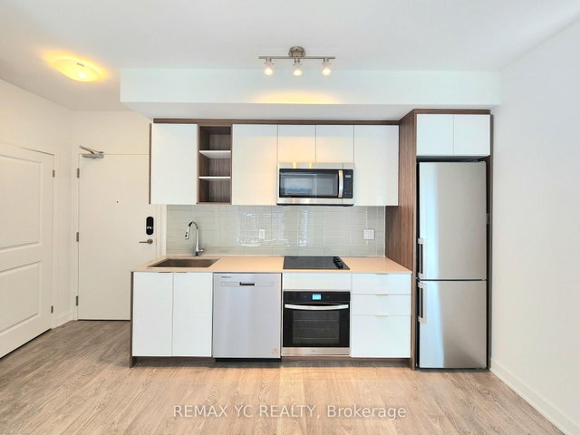 1212 - 543 Richmond Street