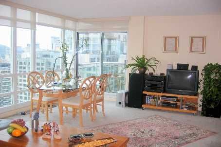 2703 - 381 Front St W, Toronto, M5V3R8 | Image 2