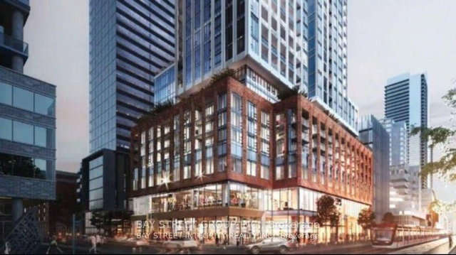 912 - 400 KING Street W