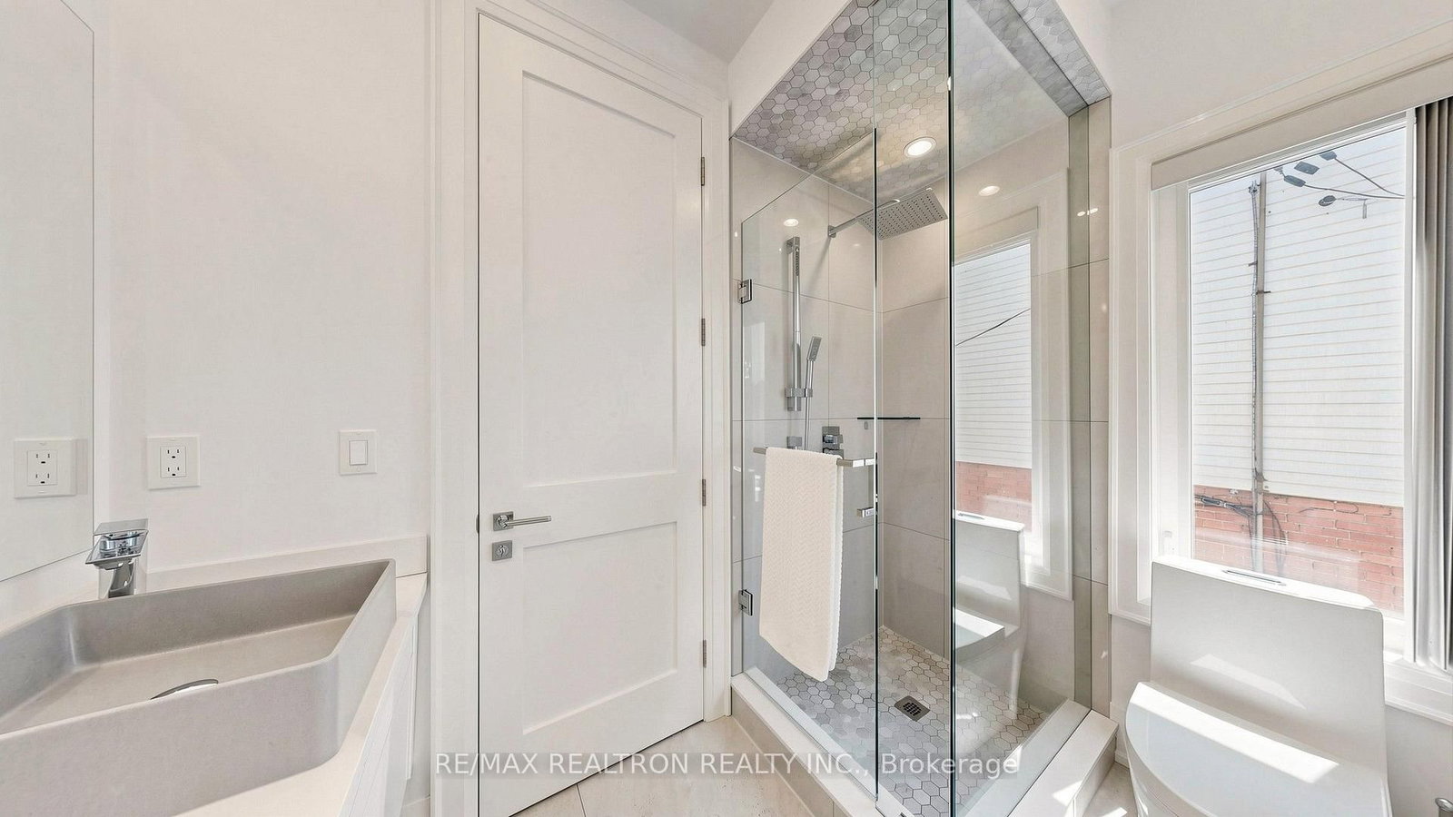 443 Northcliffe Boulevard • Toronto, ON photo 30