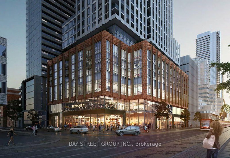 802 - 400 King Street W