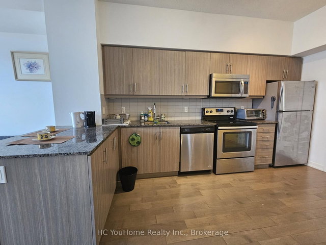 712 - 10 Willison Square