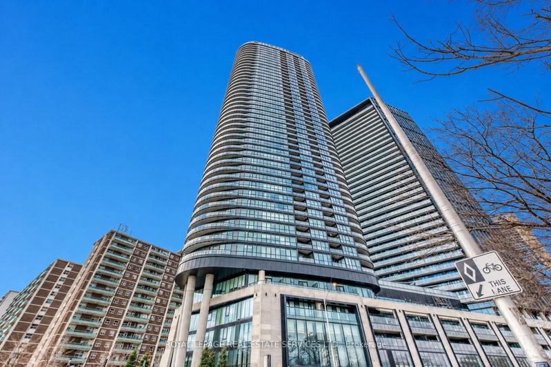 1320 - 585 Bloor Street E