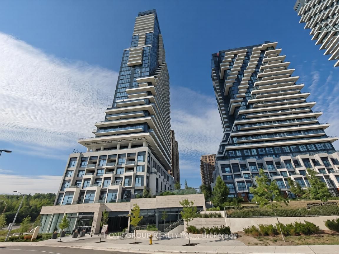 1104-10 Inn on the park Drive, Toronto, ON