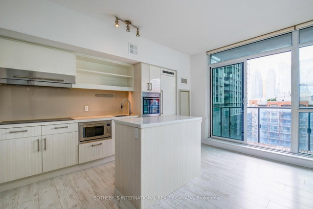 1004 - 39 Sherbourne Street
