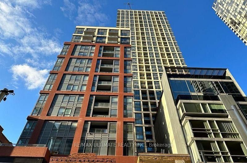 home for lease on 2307-108 Peter Street