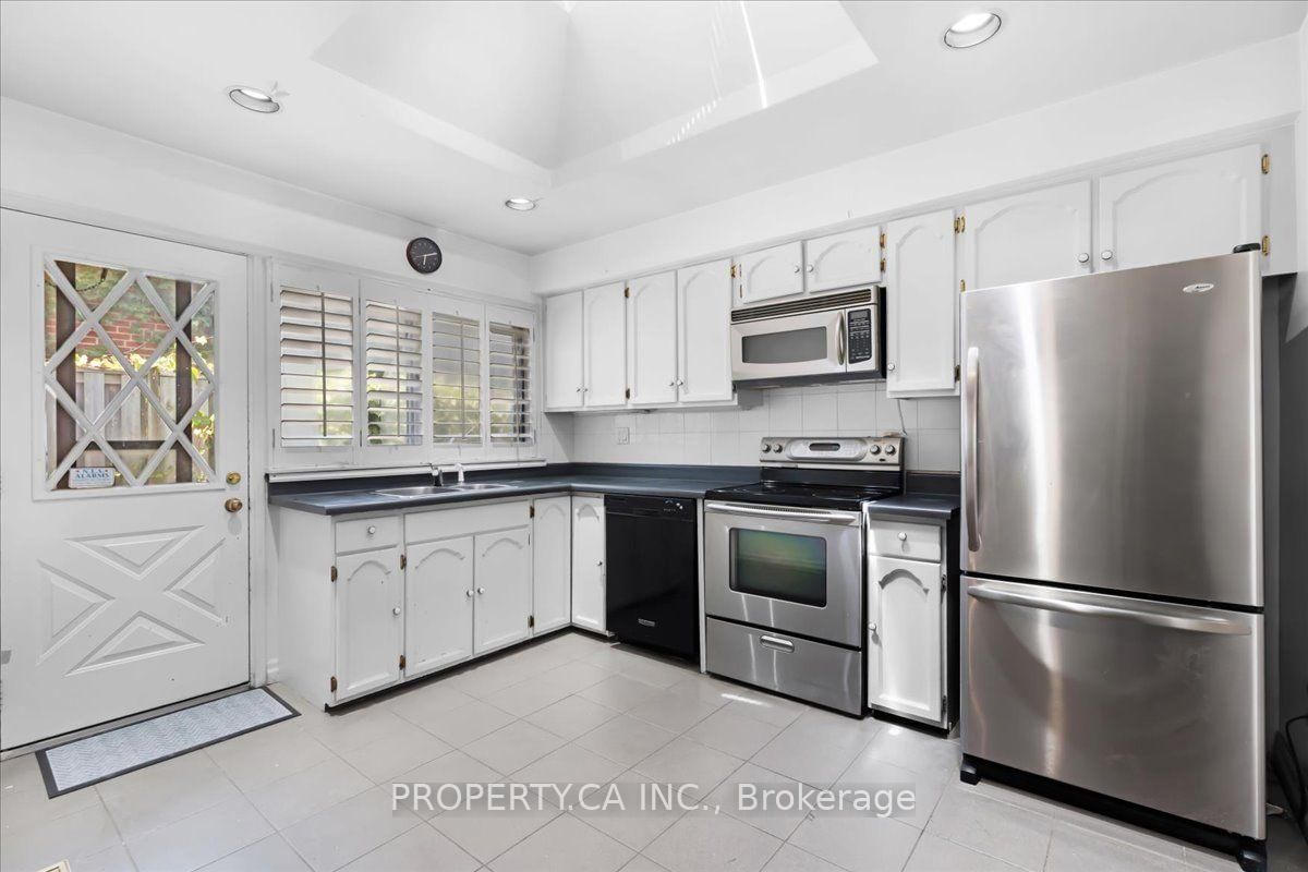 48 Kennard Avenue • Toronto, ON photo 9