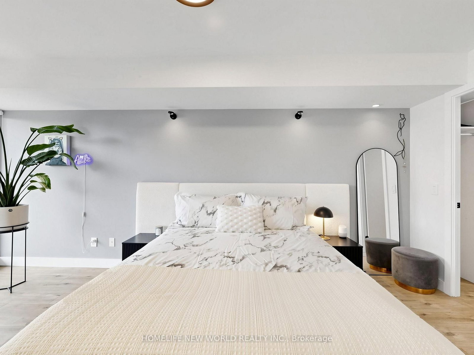 30 Grand Trunk Crescent • #1911 • Toronto, ON photo 15