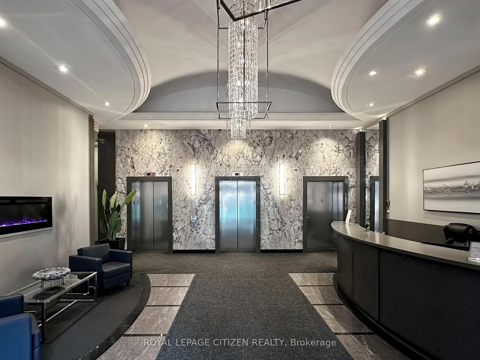 302-555 Yonge Street, Toronto, ON, photo 4