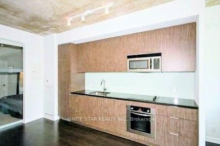 209 - 478 King Street W