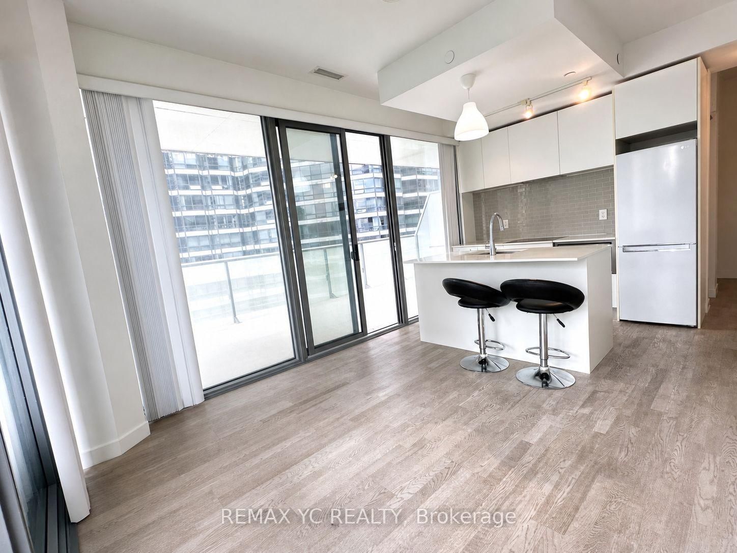 722-57 St Joseph Street, Toronto, ON