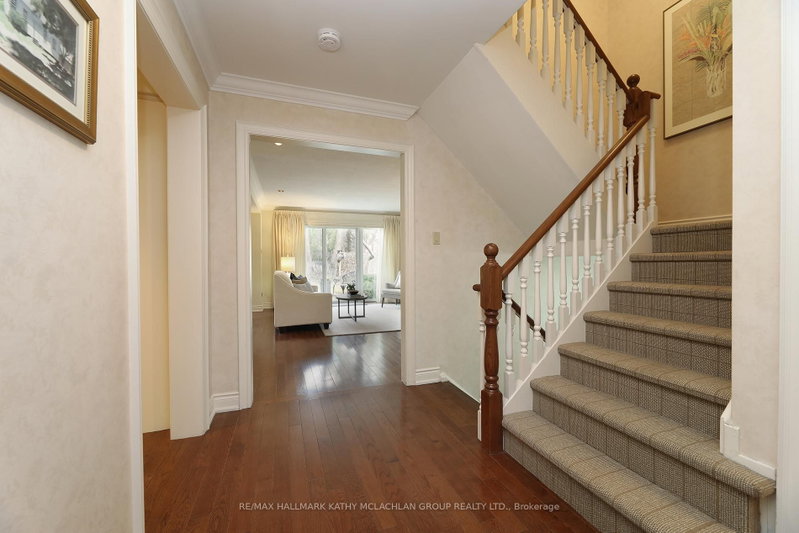 38 Crimson Millway photo 4