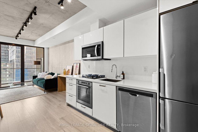 1005 - 55 Ontario Street