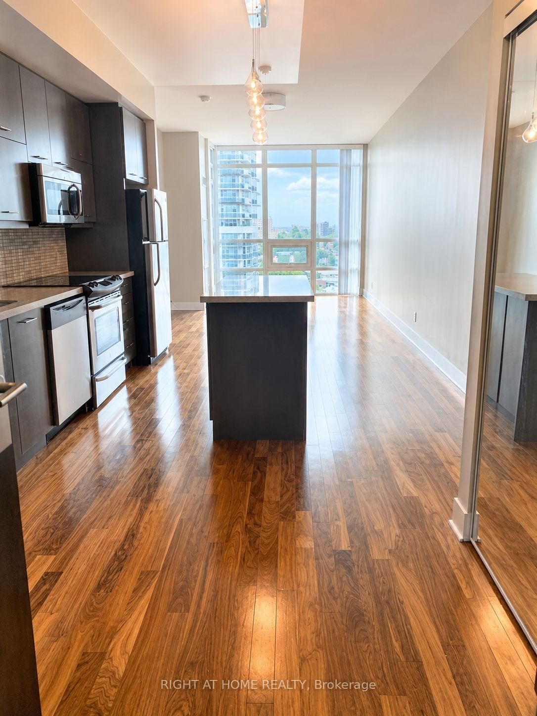 809-26 Norton Avenue, Toronto, ON, photo 2