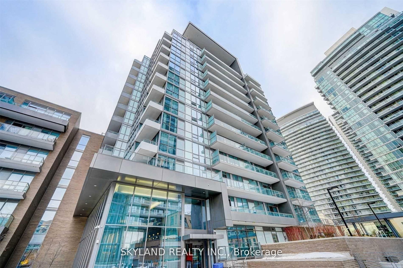 414-52 Forest Manor Road, Toronto, ON