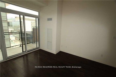 Unit 1018 — 460 Adelaide Street E — more photos