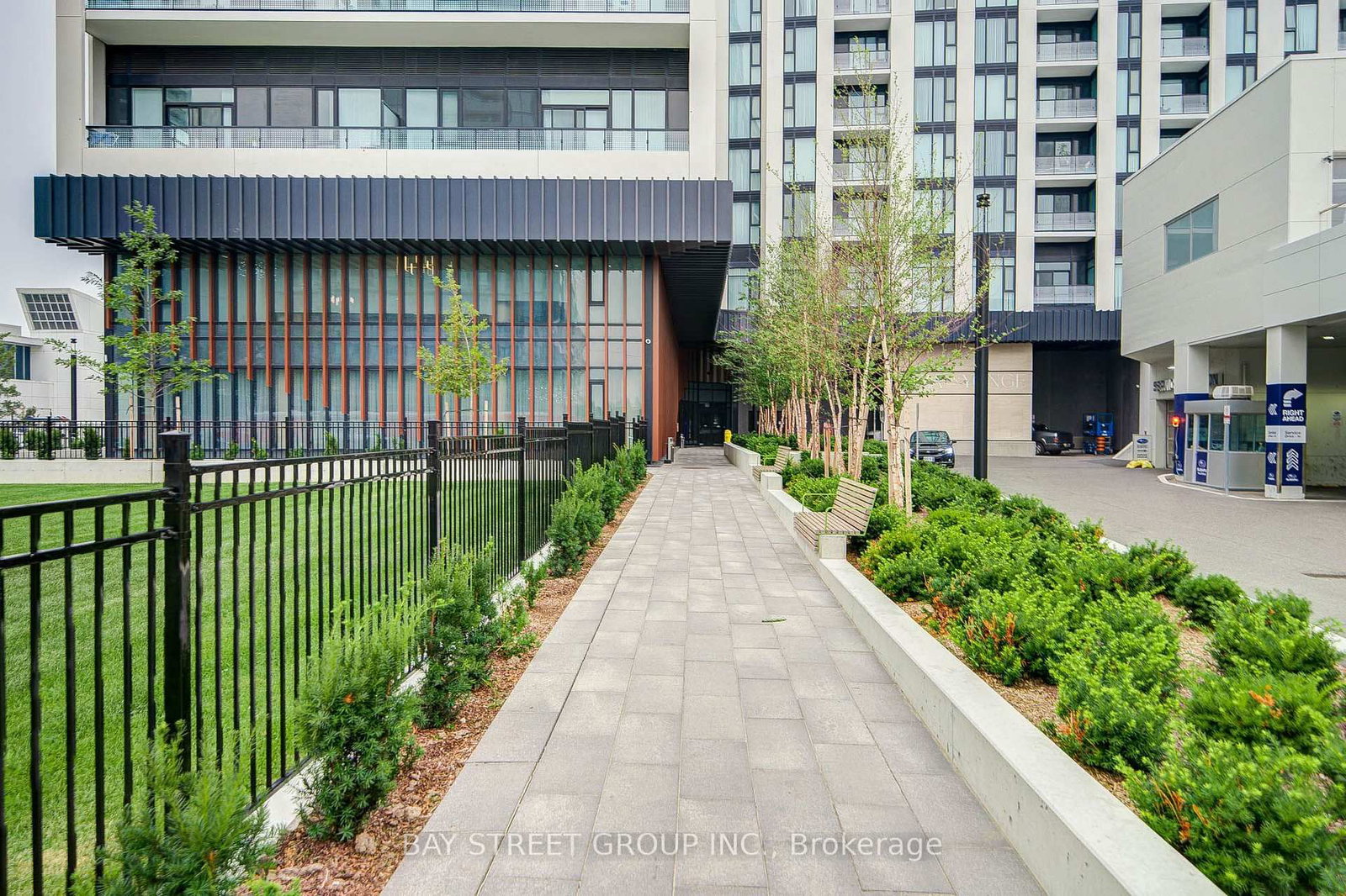 2023-5858 Yonge Street, Toronto, ON, photo 2