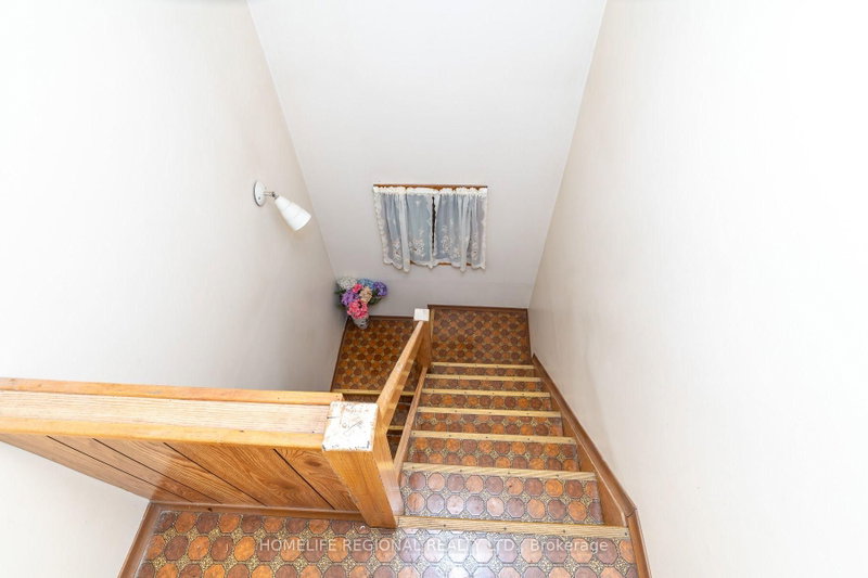 353 St Clarens Toronto,ON M6H 3W2 — Photo 16