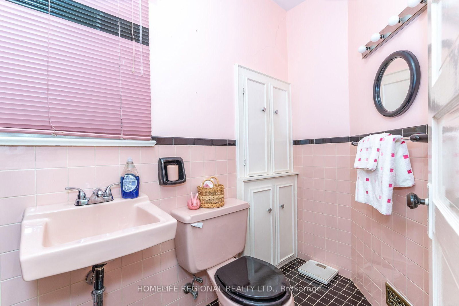 353 St Clarens Avenue • Toronto, ON photo 28